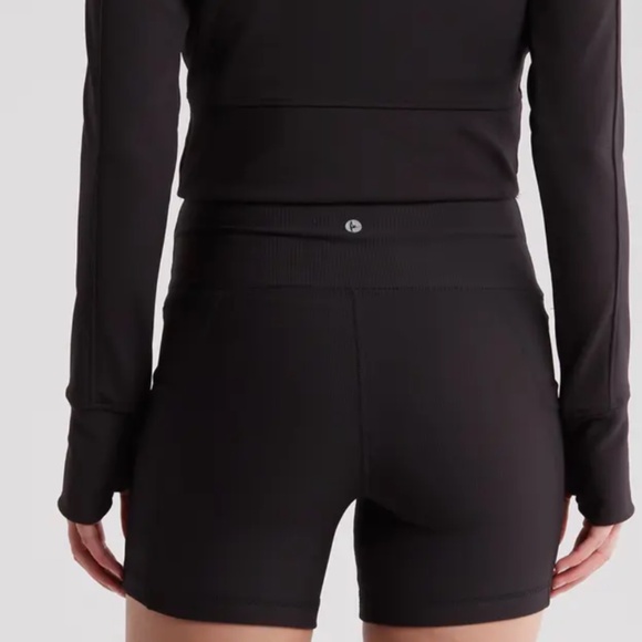 Academy Crop Rib Half-Zip Pullover and shorts set - Picture 5 of 6